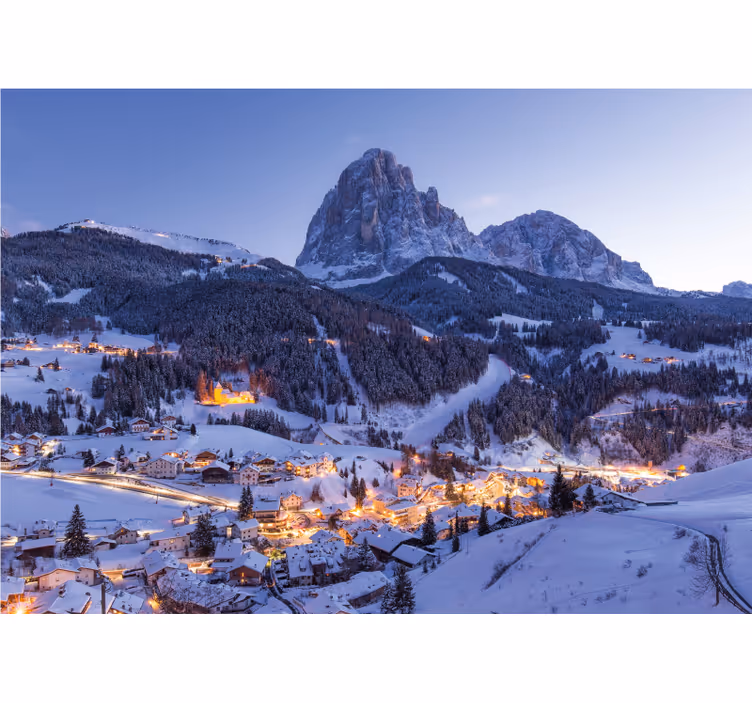 Besneeuwd bergdorp fototapet landschap - TenStickers