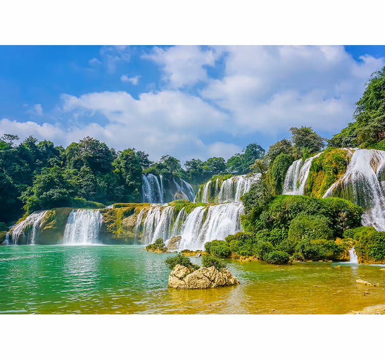 Foto behang waterval rustige waterval uitzicht - TenStickers