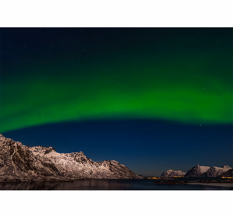 Fotobehang natuur noorderlicht boven bergen - TenStickers