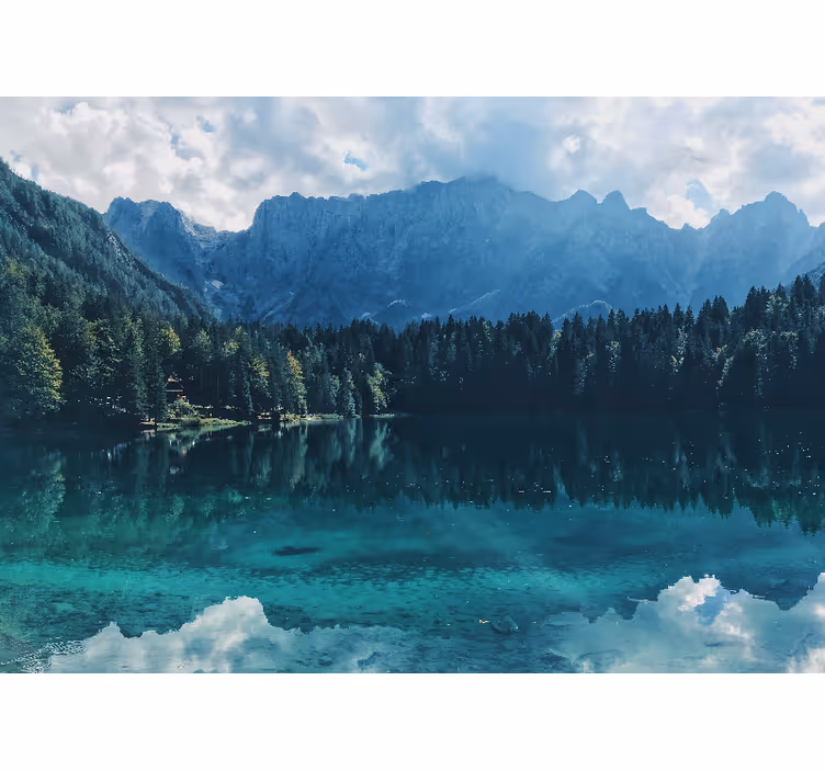 Fotobehang bergen Groot blauw bergmeer - TenStickers