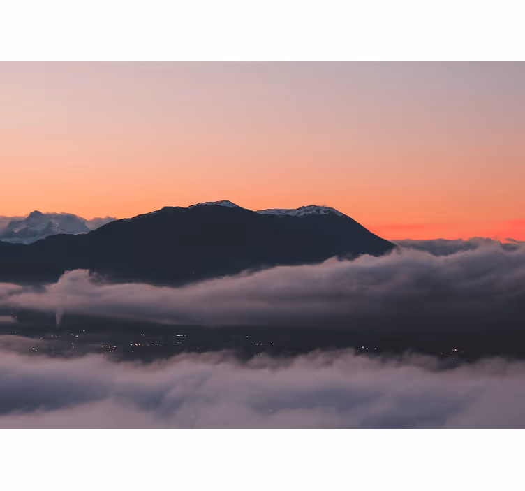 Fototapet landschap bergzonsondergang uitzicht - TenStickers
