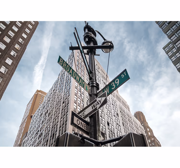 Fotobehang new york broadway straatnaamborden - TenStickers