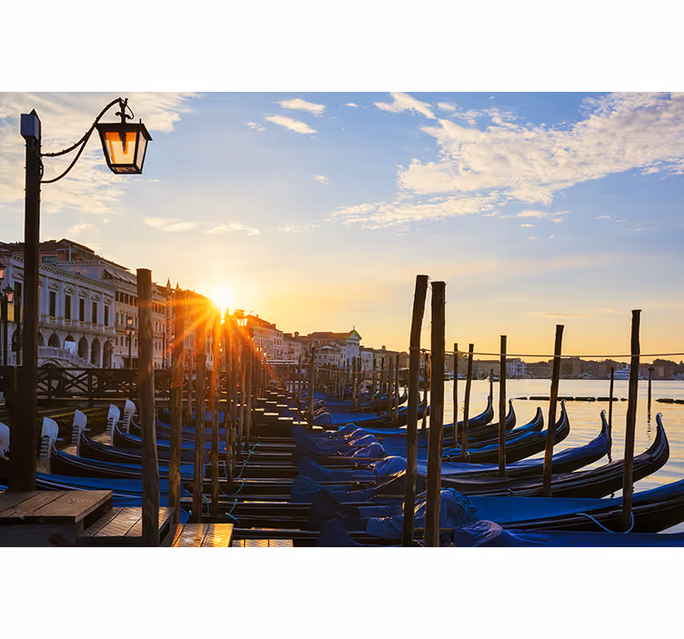 Fotobehang stad venetiaanse zonsondergang scène - TenStickers