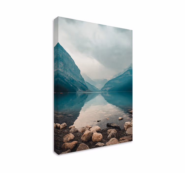 Canvas landschap rustig meer en bergzicht - TenStickers