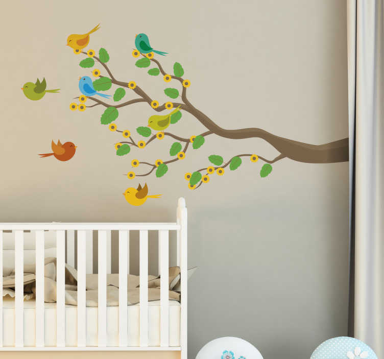 TenStickers. Vogels tak kinderkamer muursticker. Breng buiten naar binnen met deze leuke muursticker met vliegende vogels en boomtak. Deze kinderkamer sticker zal de kamer een vrolijke en levendige touch geven.