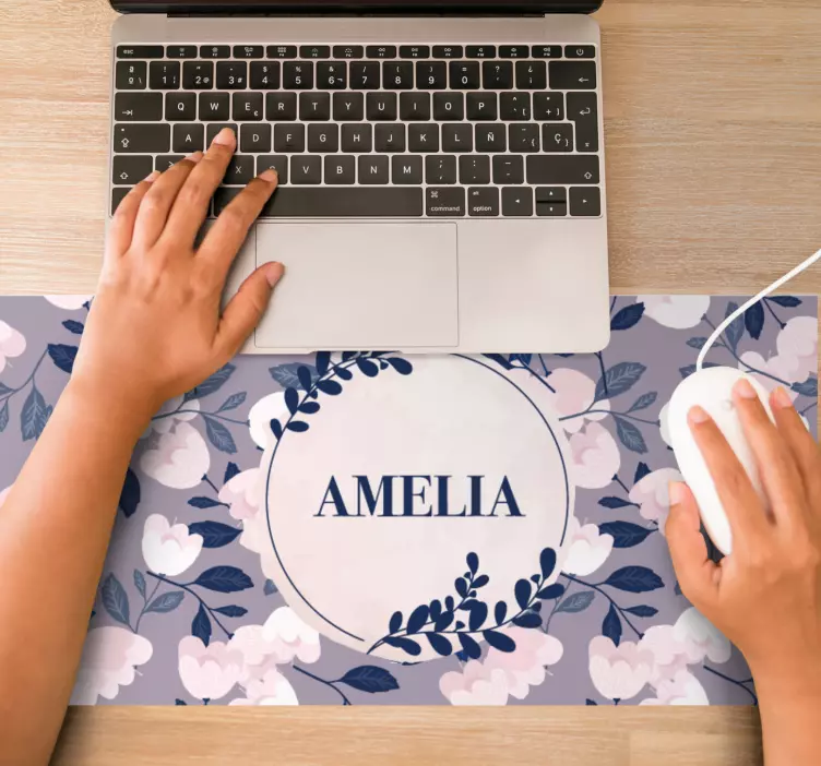 Muismat met naam bloemenpatroon gepersonaliseerd - TenStickers