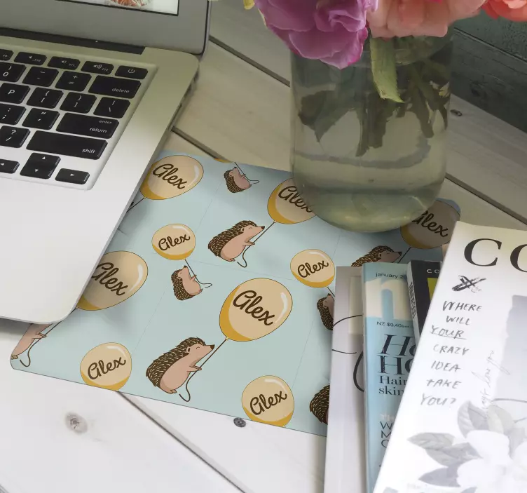 Muismat met naam egel met ballonnen - TenStickers