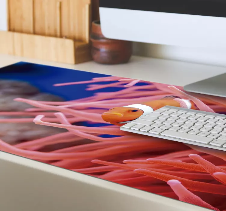 Muismat xxl clownvis tussen anemonen - TenStickers