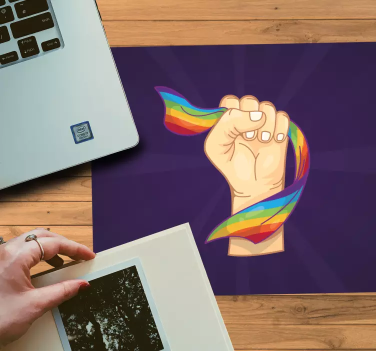 Originele muismat fist grasping ribbon - TenStickers