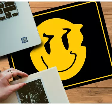 Glimlachend geel icoon originele muismat - TenStickers