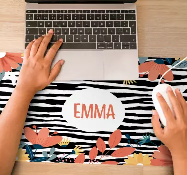 Muismat met naam bloemig persoonlijk stijl - TenStickers