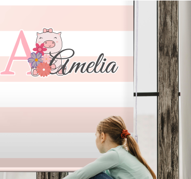 Charmant biggetje met naam babykamer rolgordijn - TenStickers