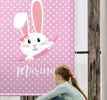 Raambekleding babykamer Schattig konijntje voor meisje met naam - TenStickers