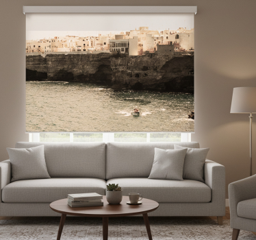 Rolgordijn woonkamer polignano zeelandschap - TenStickers
