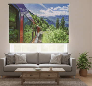 Rolgordijn woonkamer rode trein in het bos - TenStickers