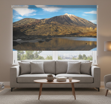 Rolgordijn woonkamer teide weerspiegeld in water - TenStickers