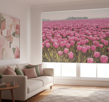Rolgordijn woonkamer veld met verschillende roze tulpen - TenStickers