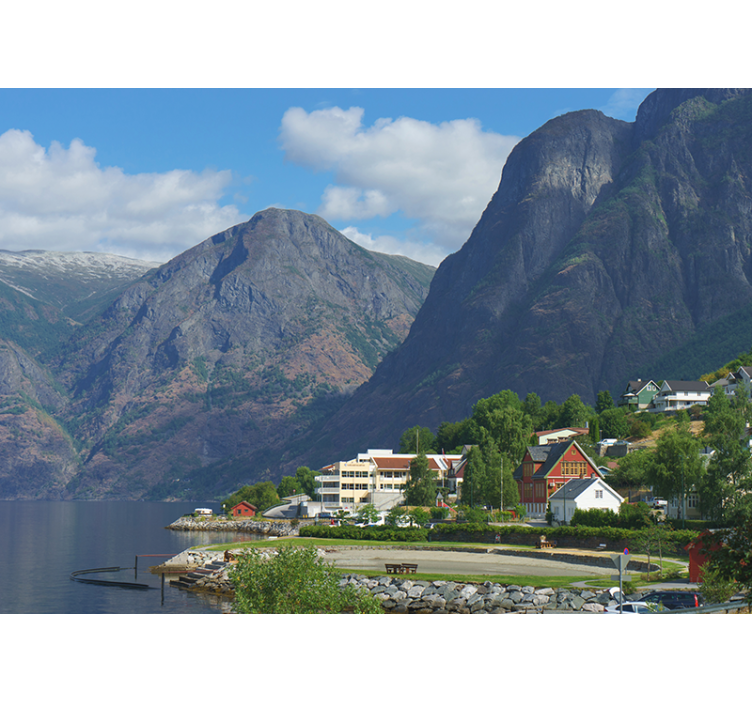 Huizen met uitzicht op de bergen fototapet landschap - TenStickers
