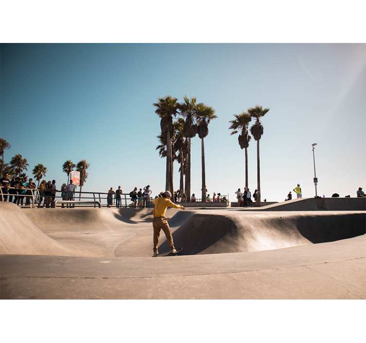Skateboarden bij de oceaan fotobehang stad - TenStickers