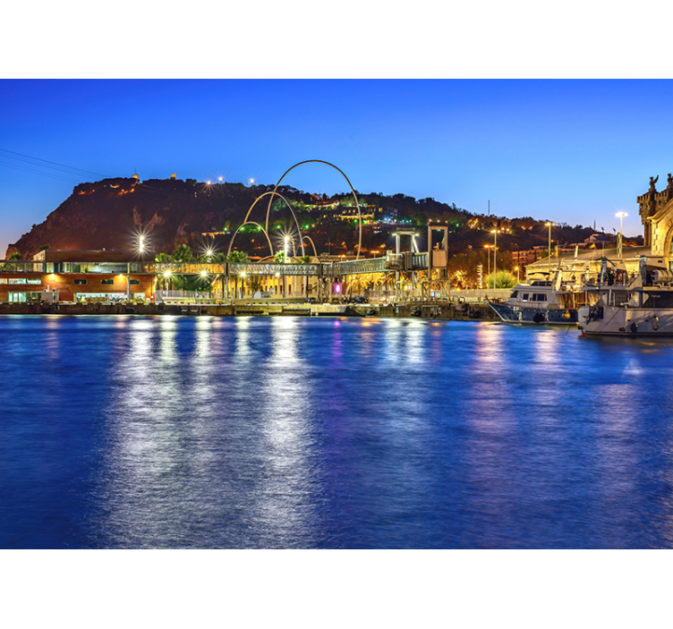 Avondverlichting aan de haven fotobehang Barcelona - TenStickers