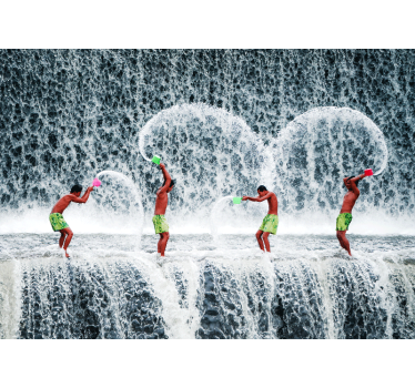 Fotobehang mensen speelse waterspatten - TenStickers