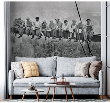 Foto behang vintage Mannen bovenop wolkenkrabber - TenStickers