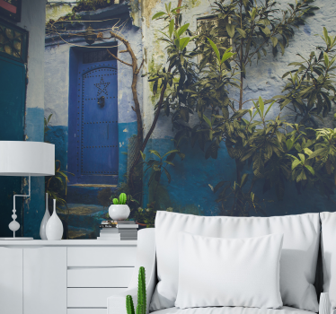 Fotobehang stad charmante blauwe deur - TenStickers