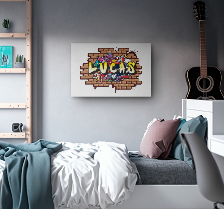Graffiti naam op muur met wit canvas schilderij - TenStickers