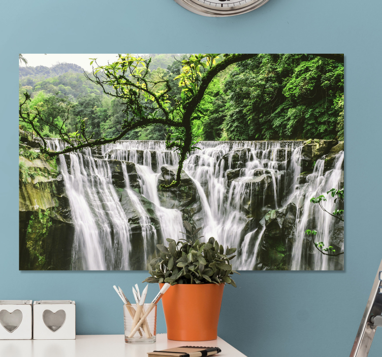 Majestueuze waterval scene Canvas landschap - TenStickers
