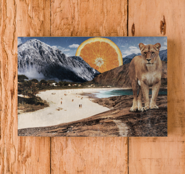 Leeuwin op strand Canvas schilderij andere dieren - TenStickers