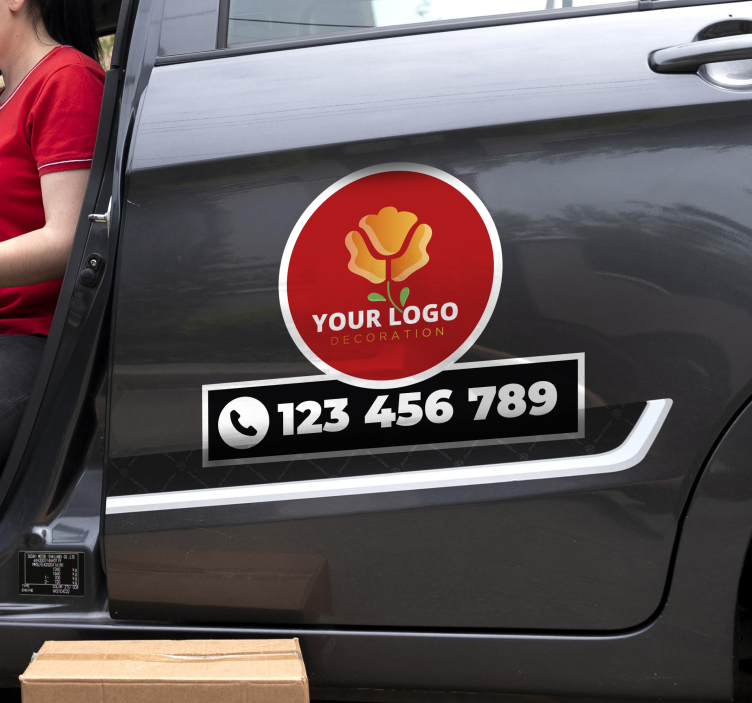 Gepersonaliseerd logo en telefoonnummer autosticker - TenStickers