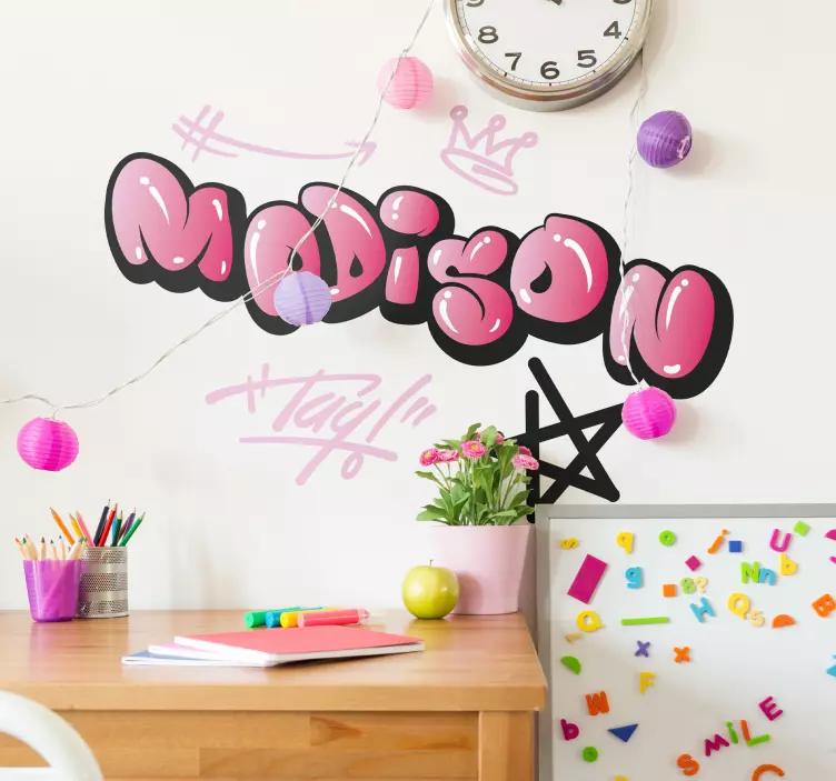 Roze graffiti naam muursticker kinderkamer - TenStickers