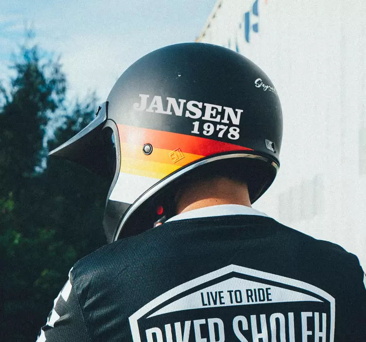 Helm stickers gepersonailseerd naam en jaartal - TenStickers