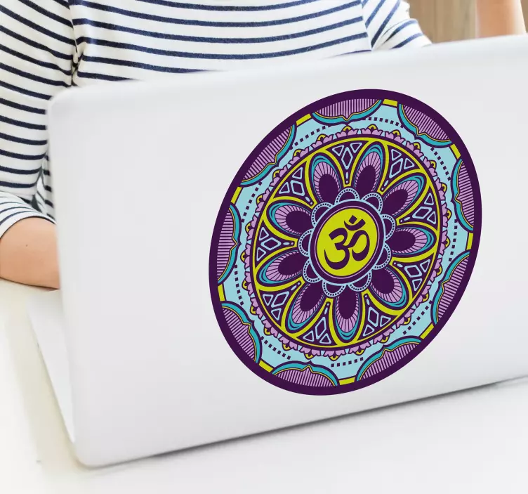 Ingewikkeld mandala-ontwerp laptop sticker - TenStickers