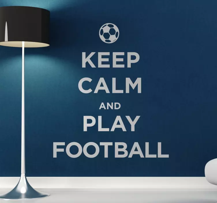 Keep calm and play football muursticker voetbal - TenStickers