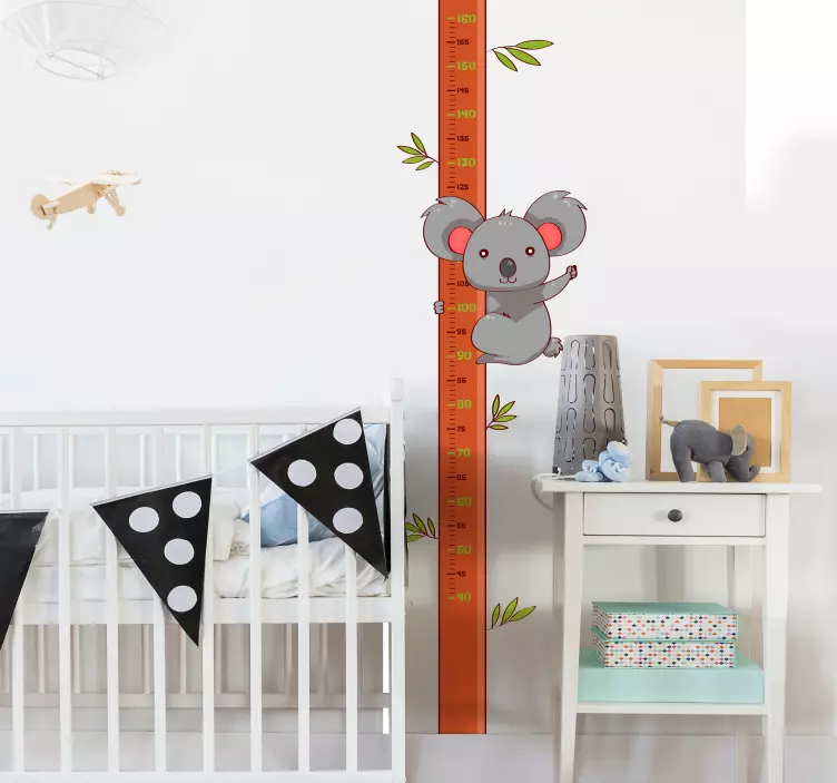 Muurstickers kinderkamer hangende baby koala - TenStickers