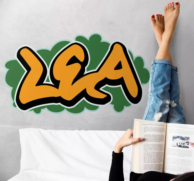 Stickers maken Oranje graffiti met groene achtergrond - TenStickers