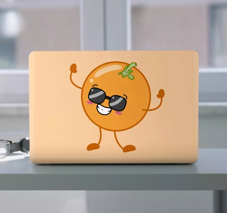 Vrolijk oranje karakter laptop sticker - TenStickers