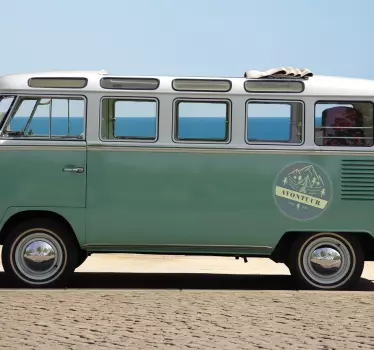 Camper sticker avontuur met jaartal - TenStickers