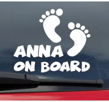 Gepersonaliseerde autosticker baby aan boord met voetjes - TenStickers