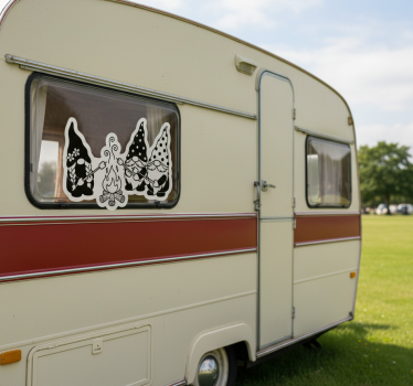 Camper sticker blije kampvuur gnomes - TenStickers