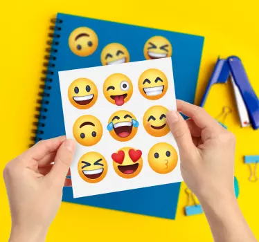 Emoji smiley emoji muursticker - TenStickers