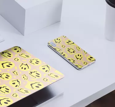 Glimlachend spookpatroon iPhone sticker - TenStickers