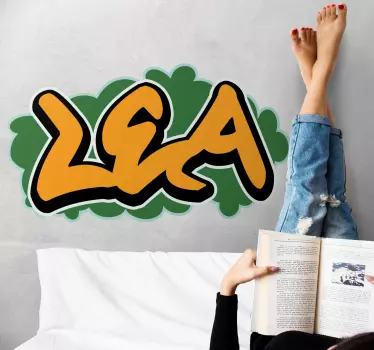 Stickers drukken Oranje graffiti met groene achtergrond - TenStickers