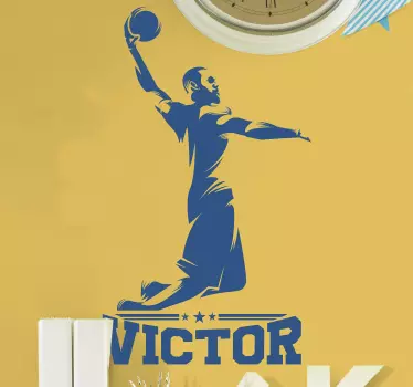 Basketbalspeler met naam muursticker - TenStickers