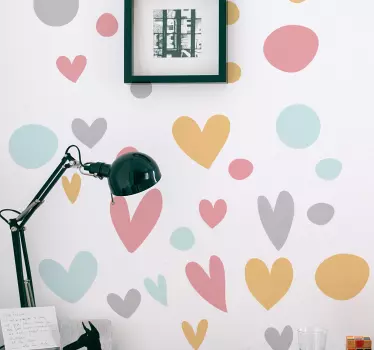 Wanddecoratie stickers Kleurrijke stippen met hartjes - TenStickers