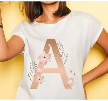 T-shirt met naam bloemige initiaal a - TenStickers