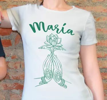 T-shirt met naam handen die lotus vasthouden - TenStickers